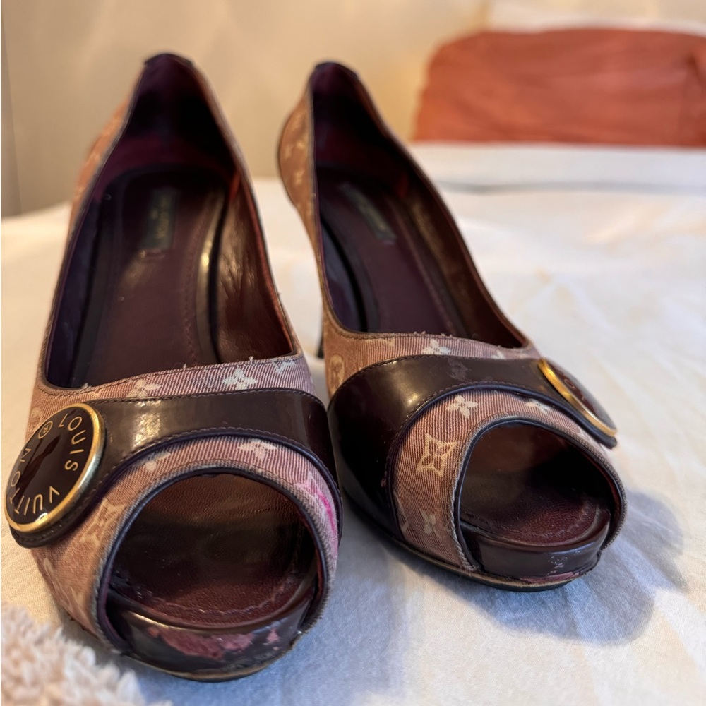 Vintage Paris Louis Vuitton Monogram Heels, Originally cost $900. - Picture 2 of 7